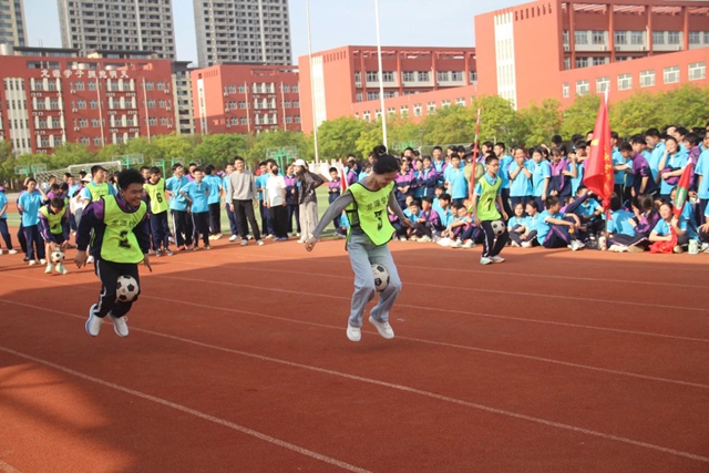 “趣”动校园  跃动青春